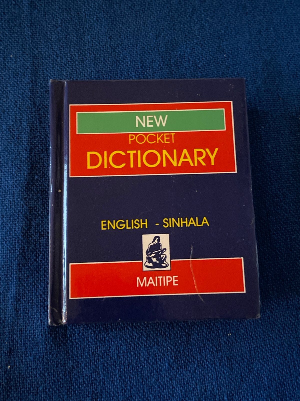 New Pocket Dictionary: Engels - Sinhala woordenboek, Ophalen of Verzenden, Gelezen, Overige uitgevers, Engels
