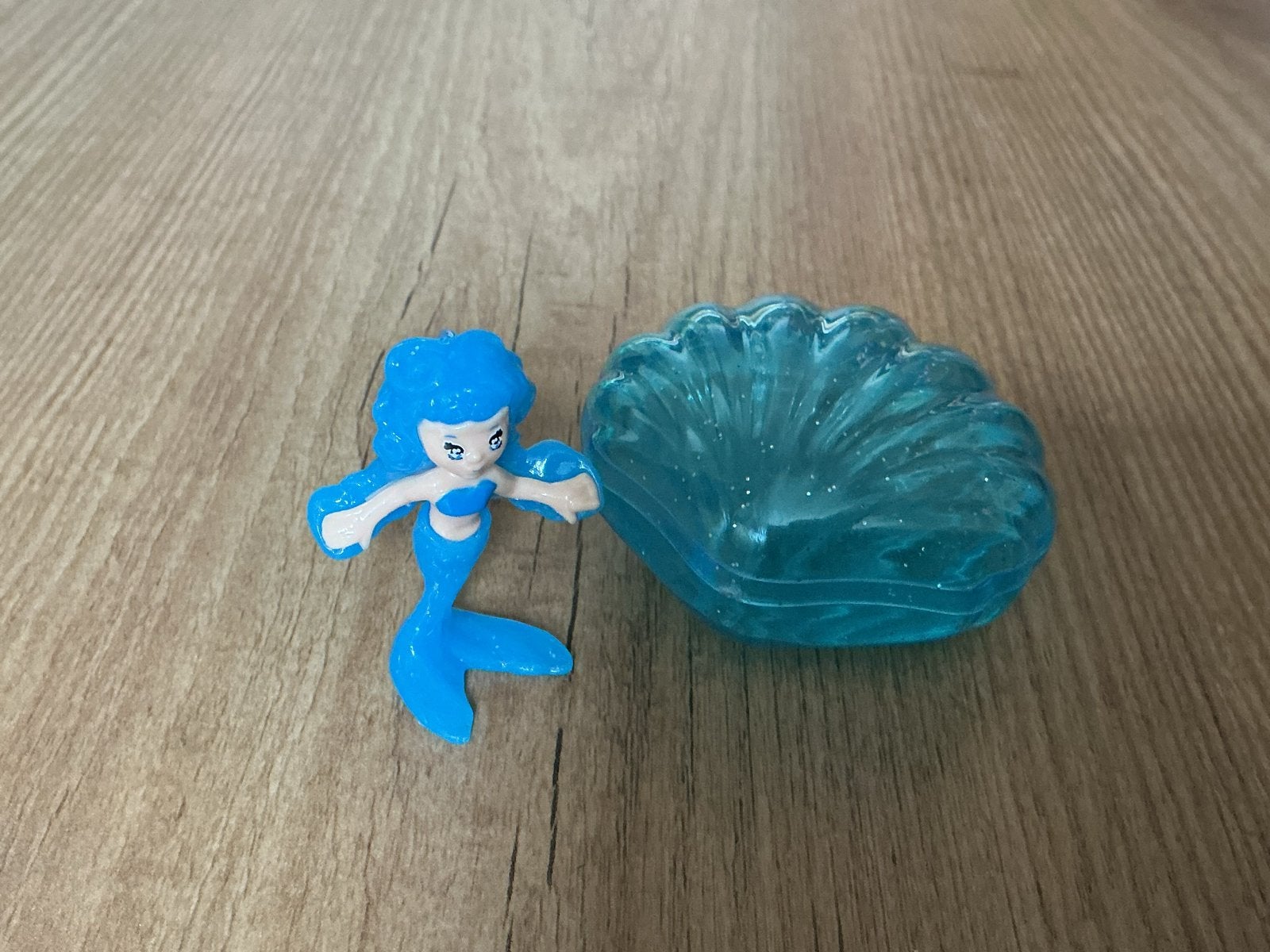 Zeemeermin figuurtje met schelpje, Ophalen of Verzenden, Gebruikt, Meisje