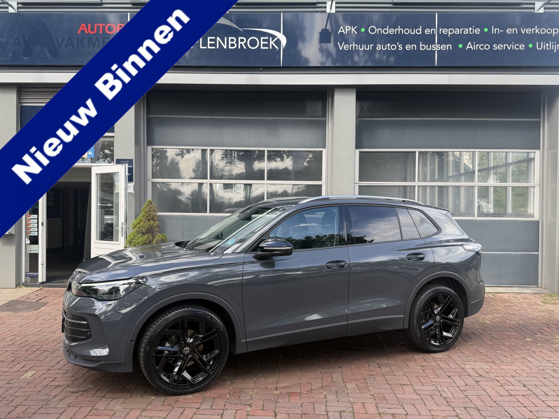 Volkswagen Tiguan 1.5 eTSI Life Edition | Automaat | Stoelve, Auto's, Volkswagen, Stof, Euro 6, 4 cilinders, Zwart