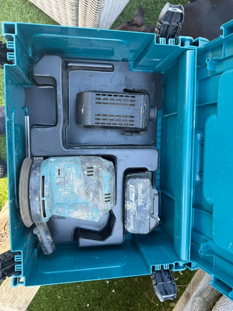 Makita DBO180ZJ handpalm excenter schuurmachine, Doe-het-zelf en Verbouw, Gereedschap | Schuurmachines, Zo goed als nieuw, Vlakschuurmachine