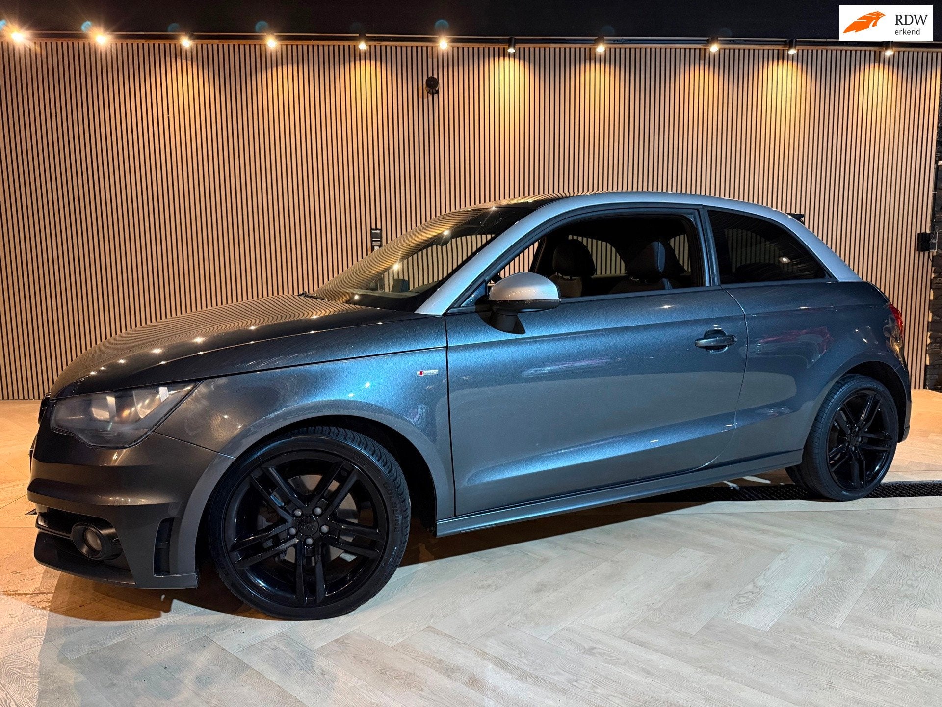 Audi A1 1.4 TFSI | Sterrenhemel | Sfeerverlichting |Automaat, Stof, Zwart, 4 cilinders, 4 stoelen