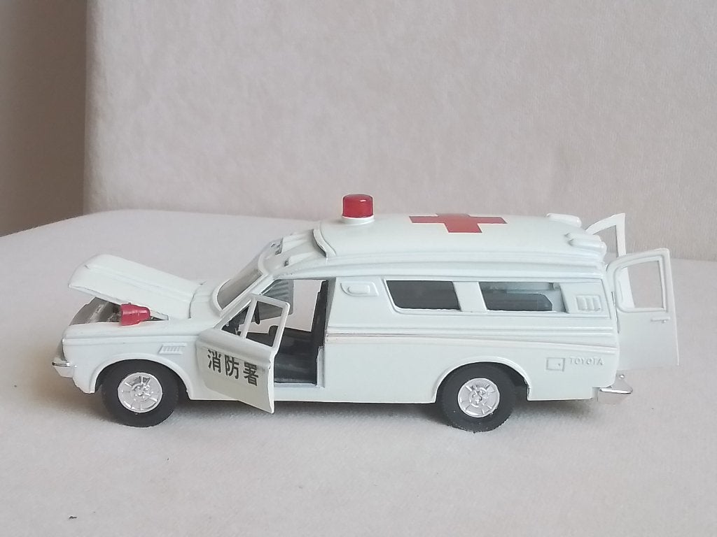 Toyopet Crown Ambulancecar Diapet Yonezawa toys japan, Ophalen of Verzenden, Zo goed als nieuw, Auto, Overige merken