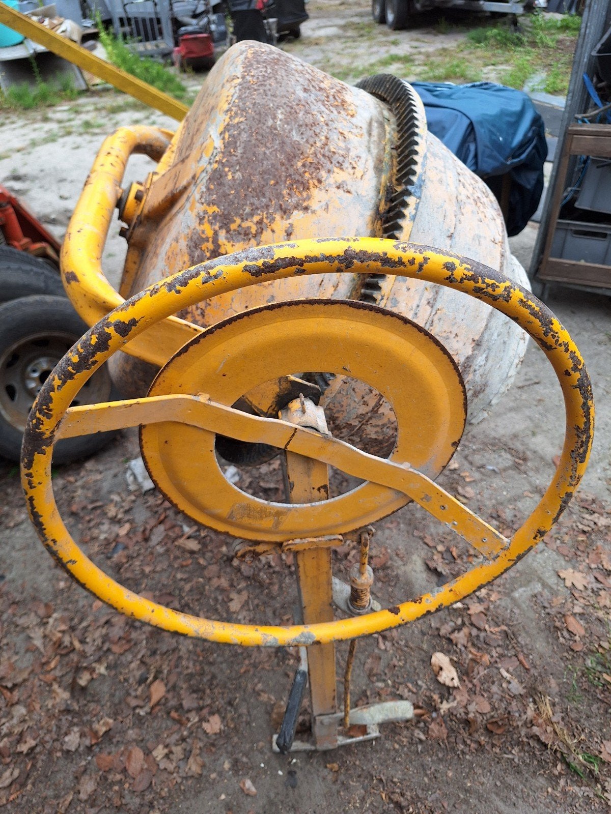 Betonmolen te koop, Ophalen