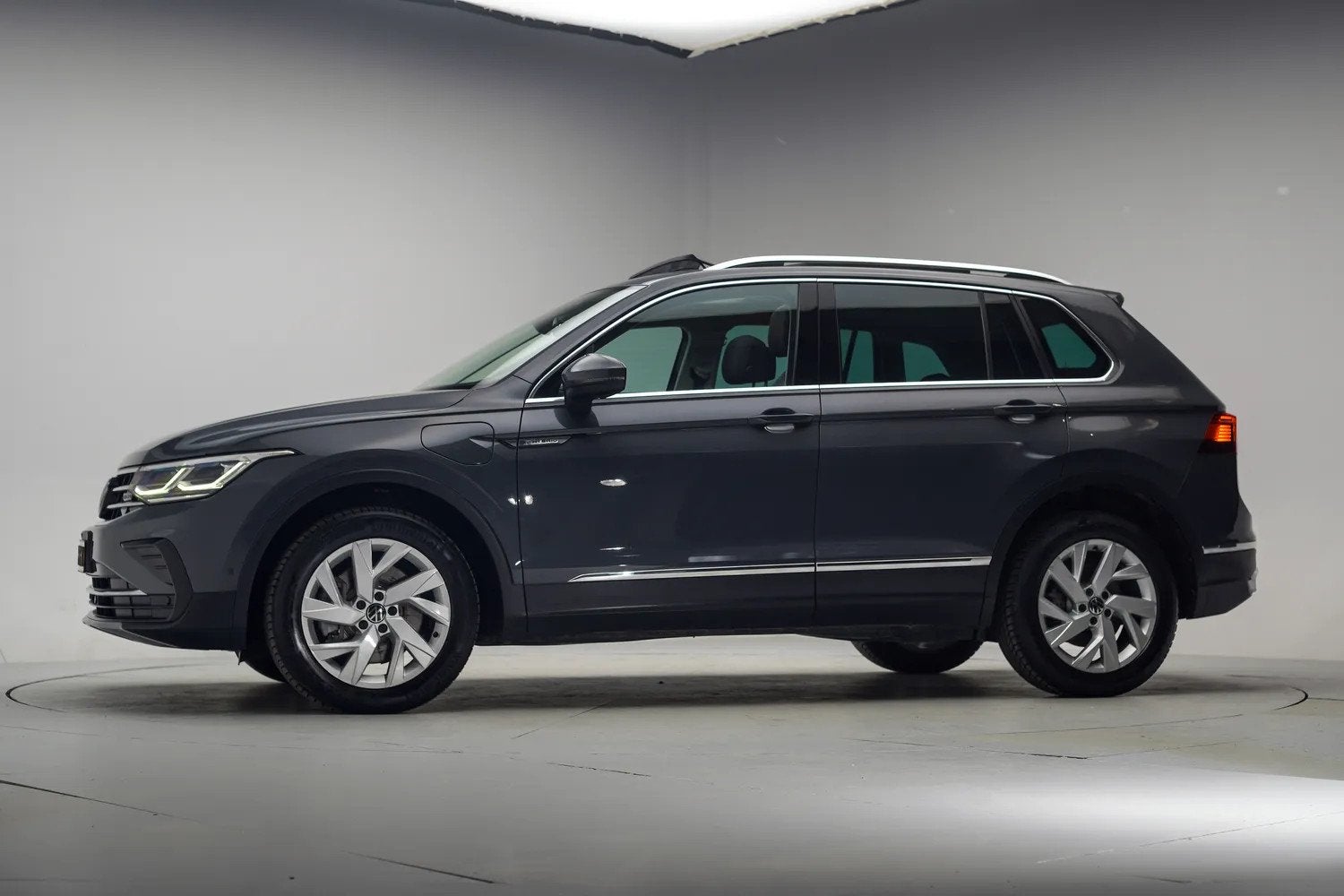 Volkswagen Tiguan 1.4 e-HYBRID Elegance [ Panoramadak Virtua, Auto's, Automaat, 1716 kg, 4 cilinders, 59 km/l
