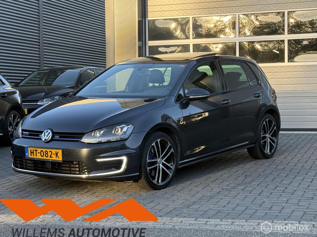 Volkswagen Golf 1.4 TSI GTE|PANO|ACC|TREKHAAK|LEDER, Euro 6, 4 cilinders, Adaptive Cruise Control, 1499 kg