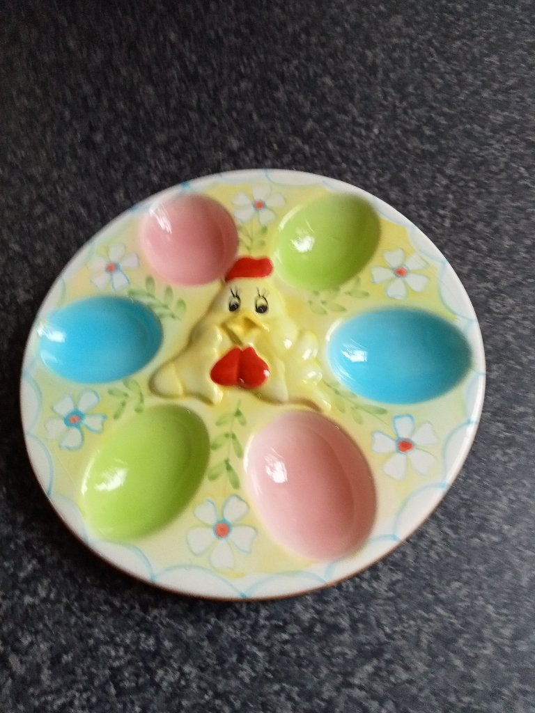prachtig keramisch bord voor 6 eieren met geel kipje, Nieuw, Ophalen of Verzenden, Bord(en), Overige stijlen