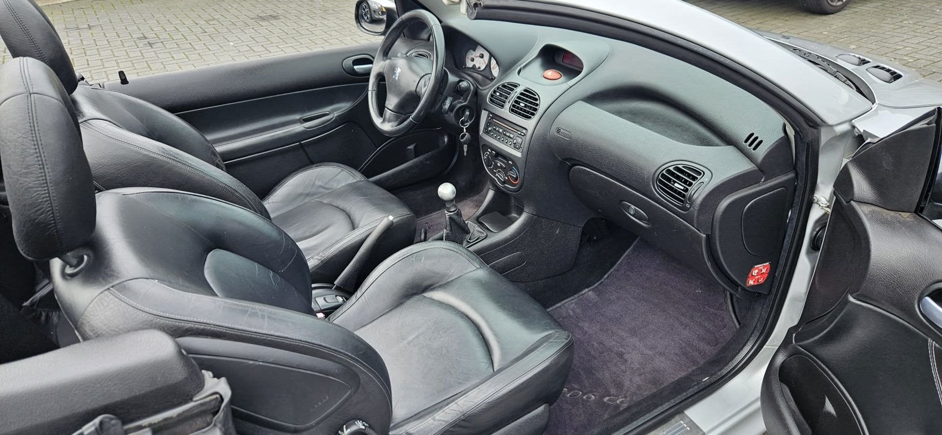 Peugeot 206 CC 1.6-16V LEER *apk:09-2027*, Auto's, Voorwielaandrijving, Gebruikt, 4 cilinders, Cabriolet