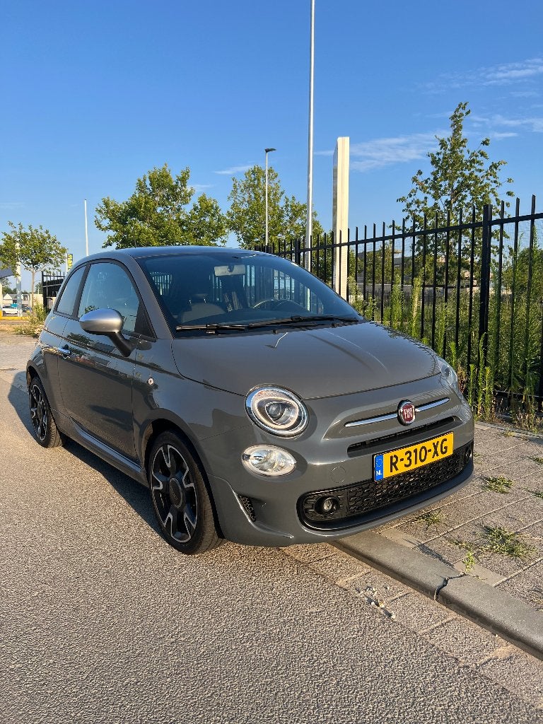 Fiat 500 1.0 Hybrid - 76.256 km, Voorwielaandrijving, Euro 5, 40 €/maand, Zwart