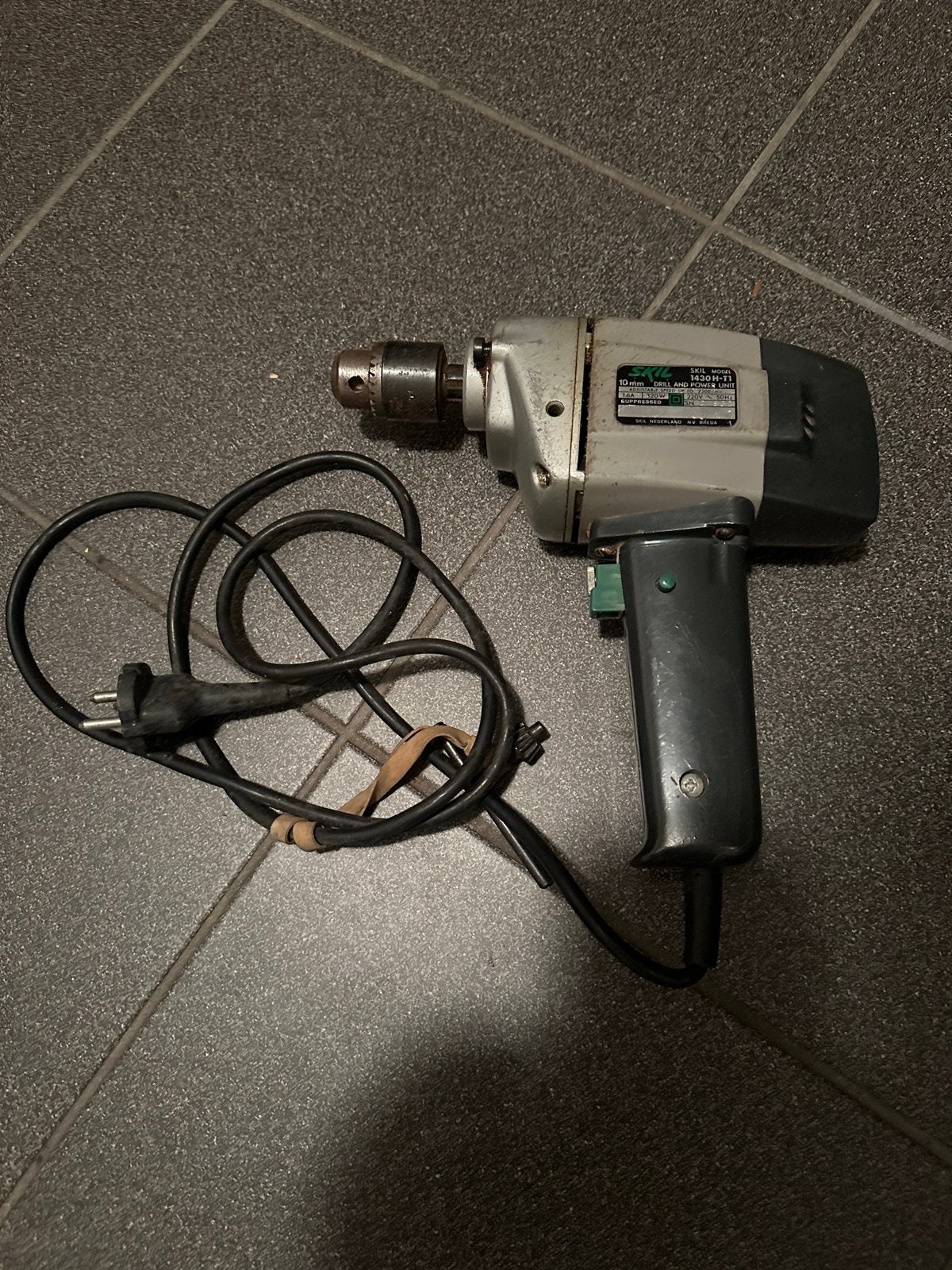 Skil Boormachine 1430 H-T1 - 320W, Variabele Snelheid, Boormachine, Gebruikt, Variabele snelheid, Ophalen of Verzenden