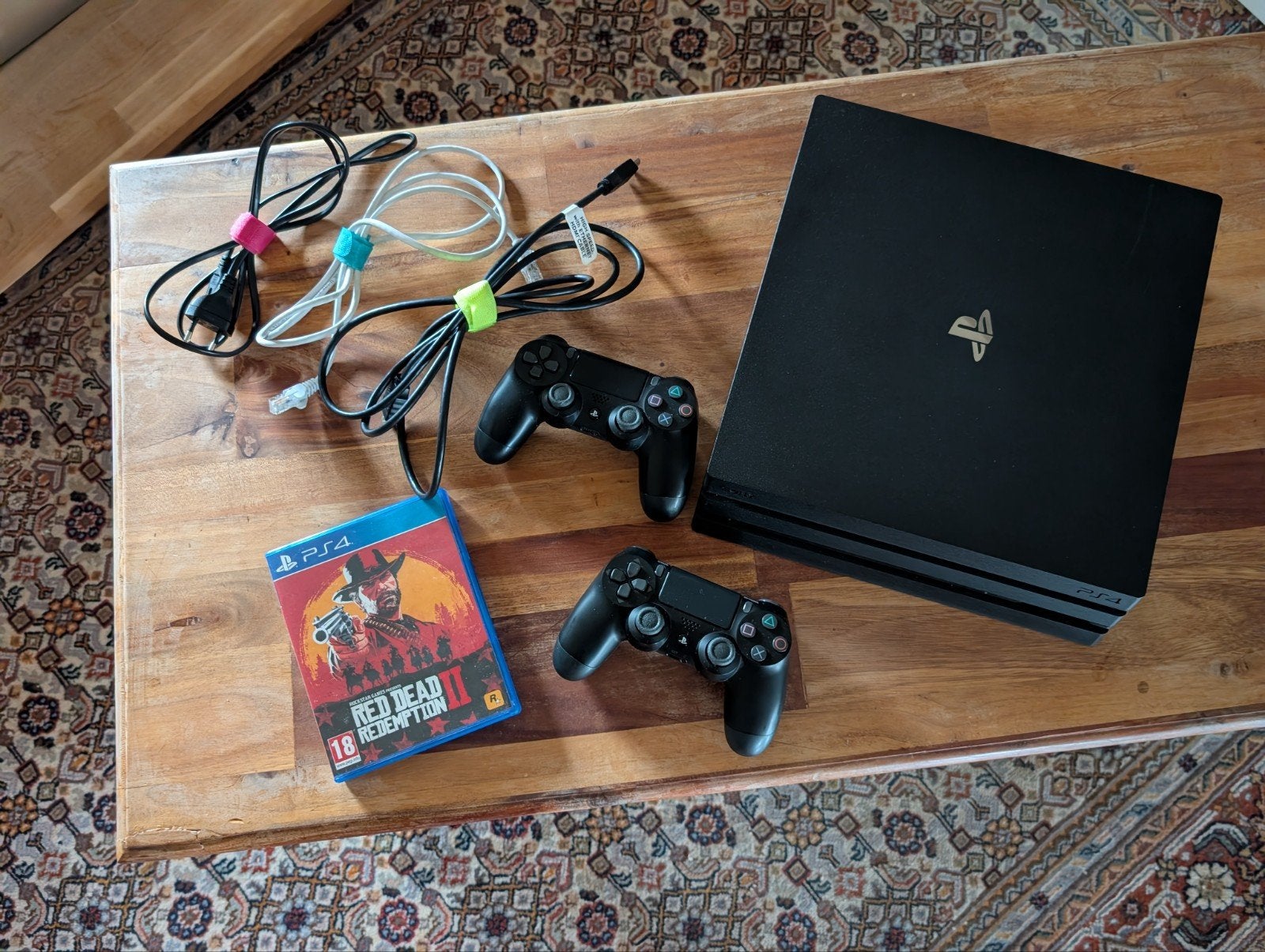 PlayStation 4 Pro met 2 controllers en Red Dead Redemption 2, Ophalen, Met 2 controllers, Zo goed als nieuw, 1 TB