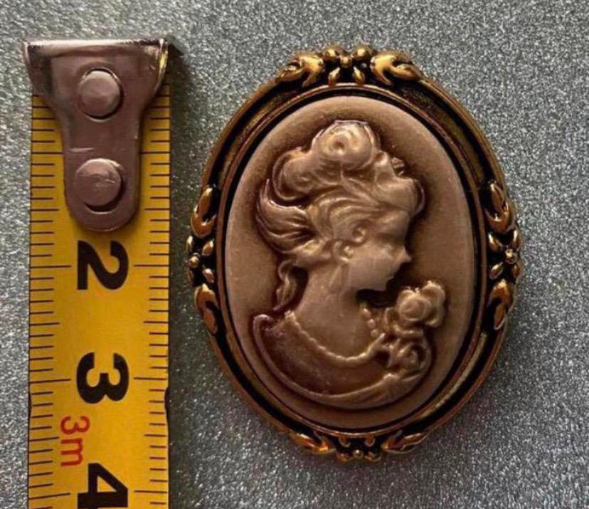 Camee broche / nieuw !, Verzenden, Overige materialen