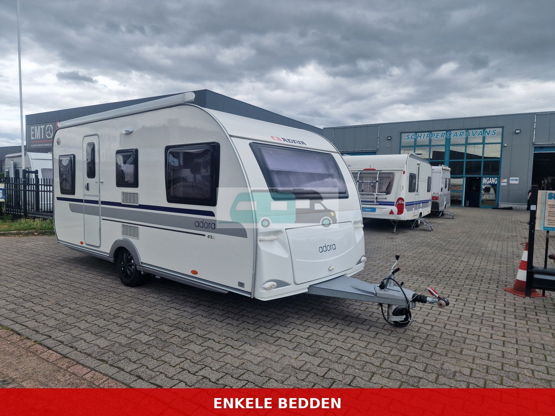 Adria ADORA 472LU enkele bedden mover,luifel (bj 2013), Caravans en Kamperen, Schokbreker, Bedrijf, Adria, Tot en met 4