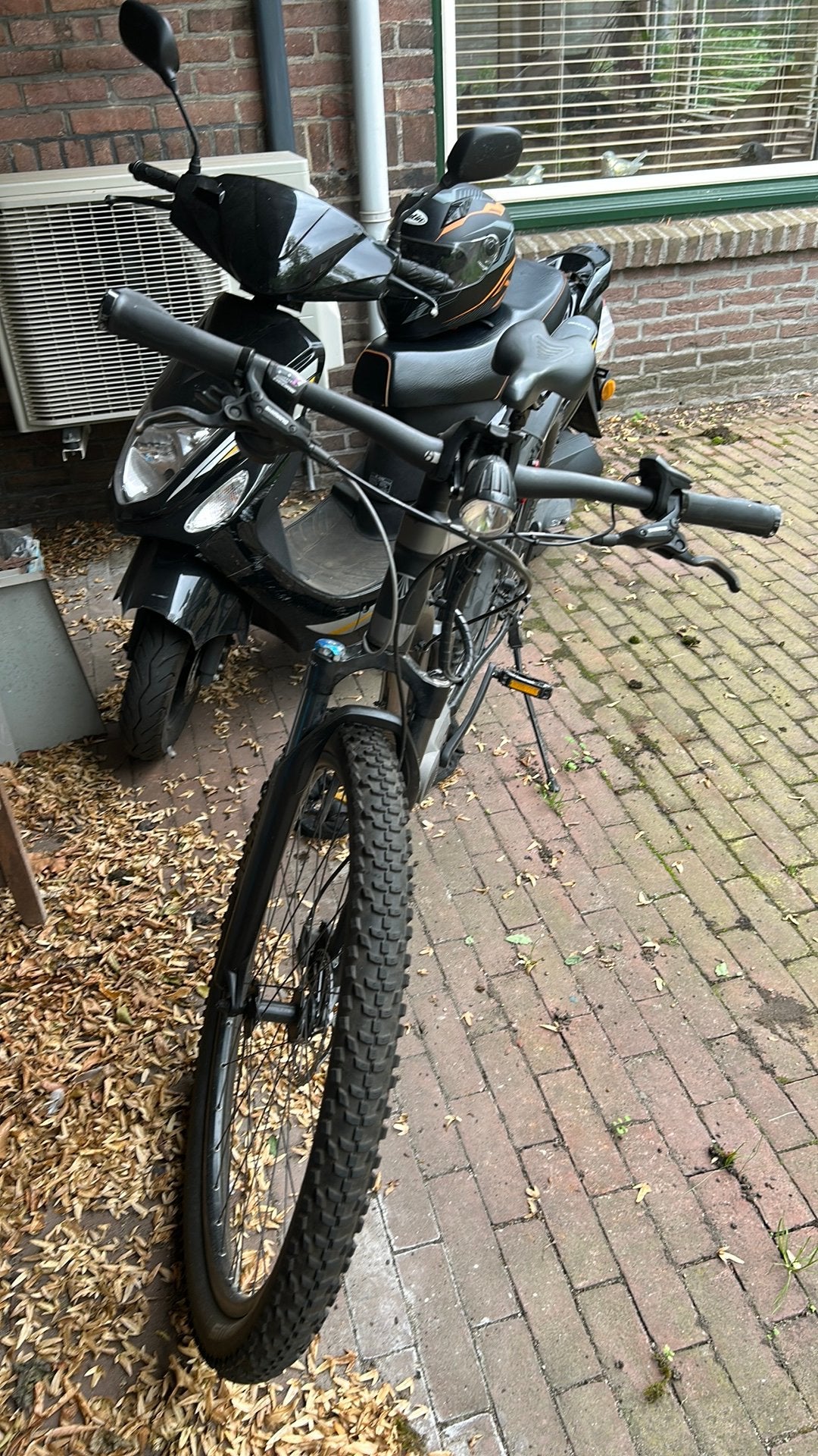 Foto 6 van Trek  elektrische mountainbike goede staat zie beschrijving!