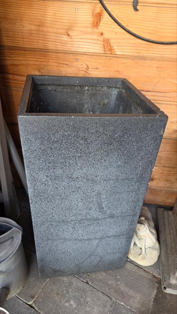 2 hoge plantenbakken, Tuin en Terras, Bloembakken en Plantenbakken, Ophalen of Verzenden, Gebruikt, Kunststof