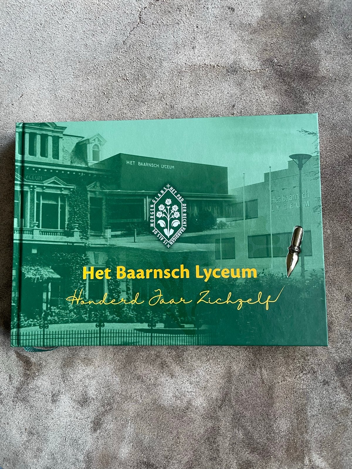 Het Baarnsch Lyceum: Honderd Jaar Zichzelf - Jubileumboek, Boeken, Geschiedenis | Stad en Regio, Ophalen of Verzenden, Zo goed als nieuw