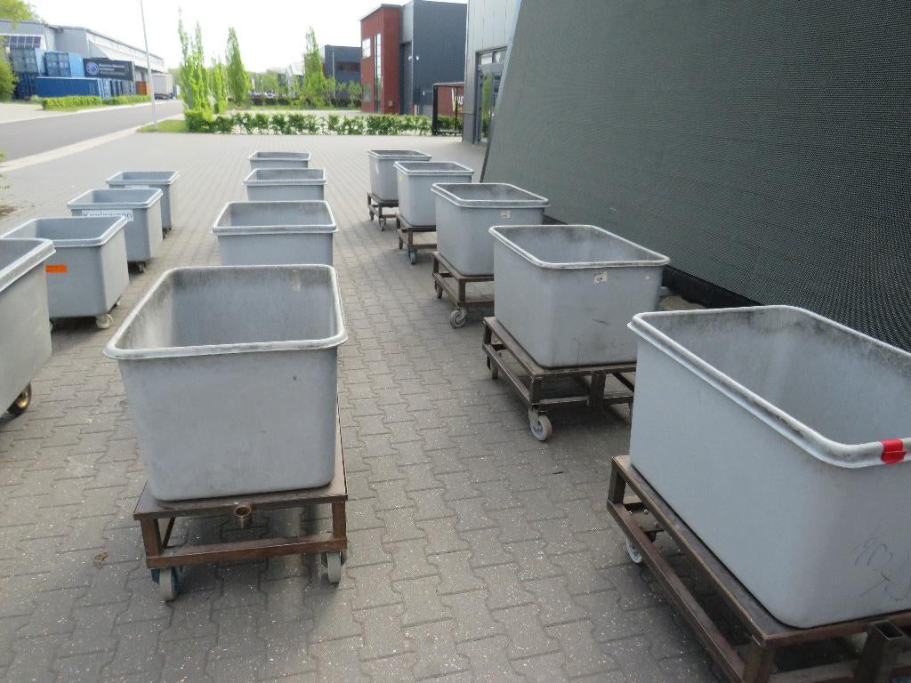 transportkar transportbak voerbakken voerbak kunststof bak, Ophalen, Gebruikt, Transportkar, Voerbak