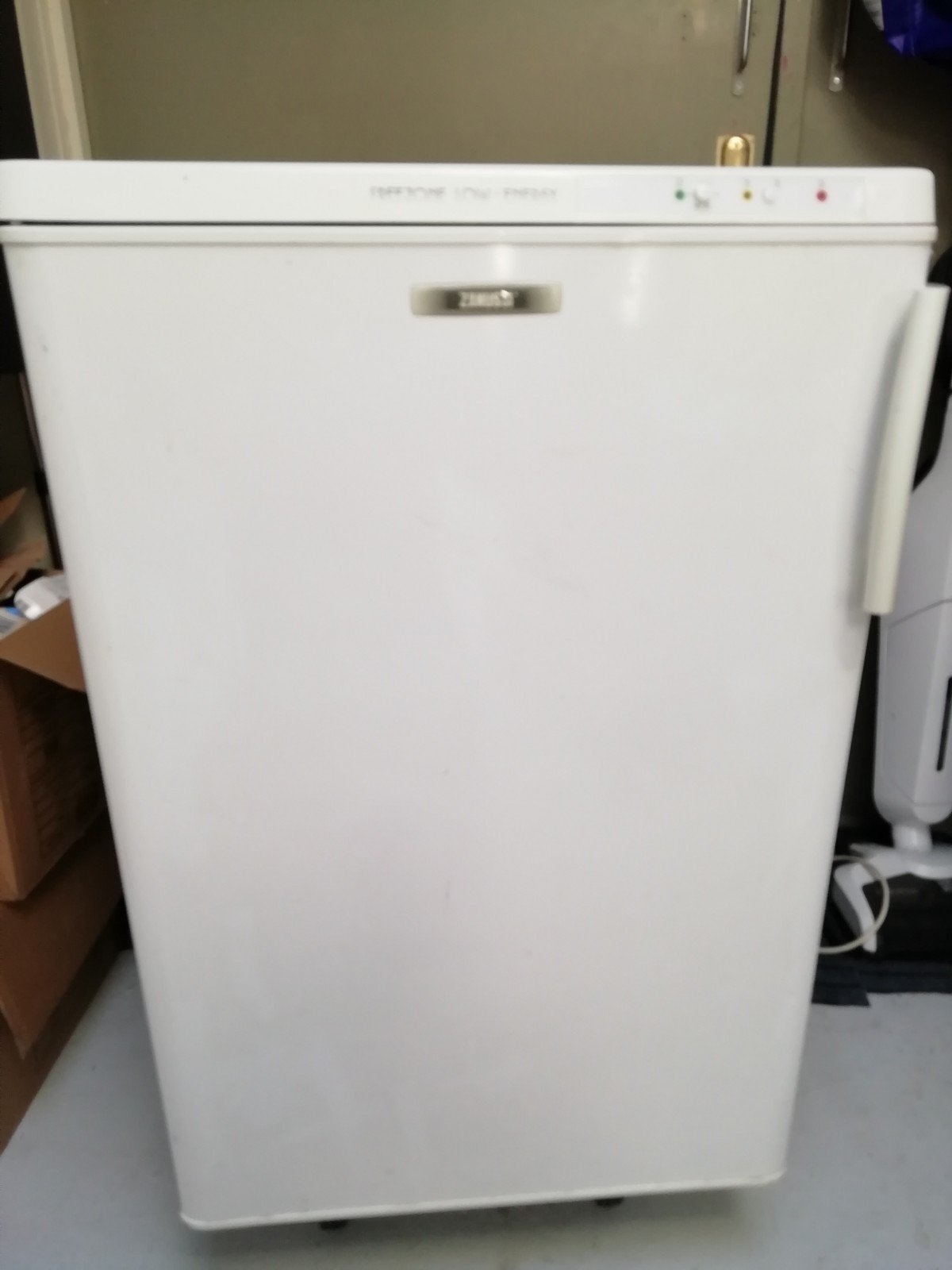 Zanussi tafelmodel Vriezer - 85 liter inhoud heel en schoon, Gebruikt, 75 tot 100 liter, Energieklasse A of zuiniger, 45 tot 60 cm