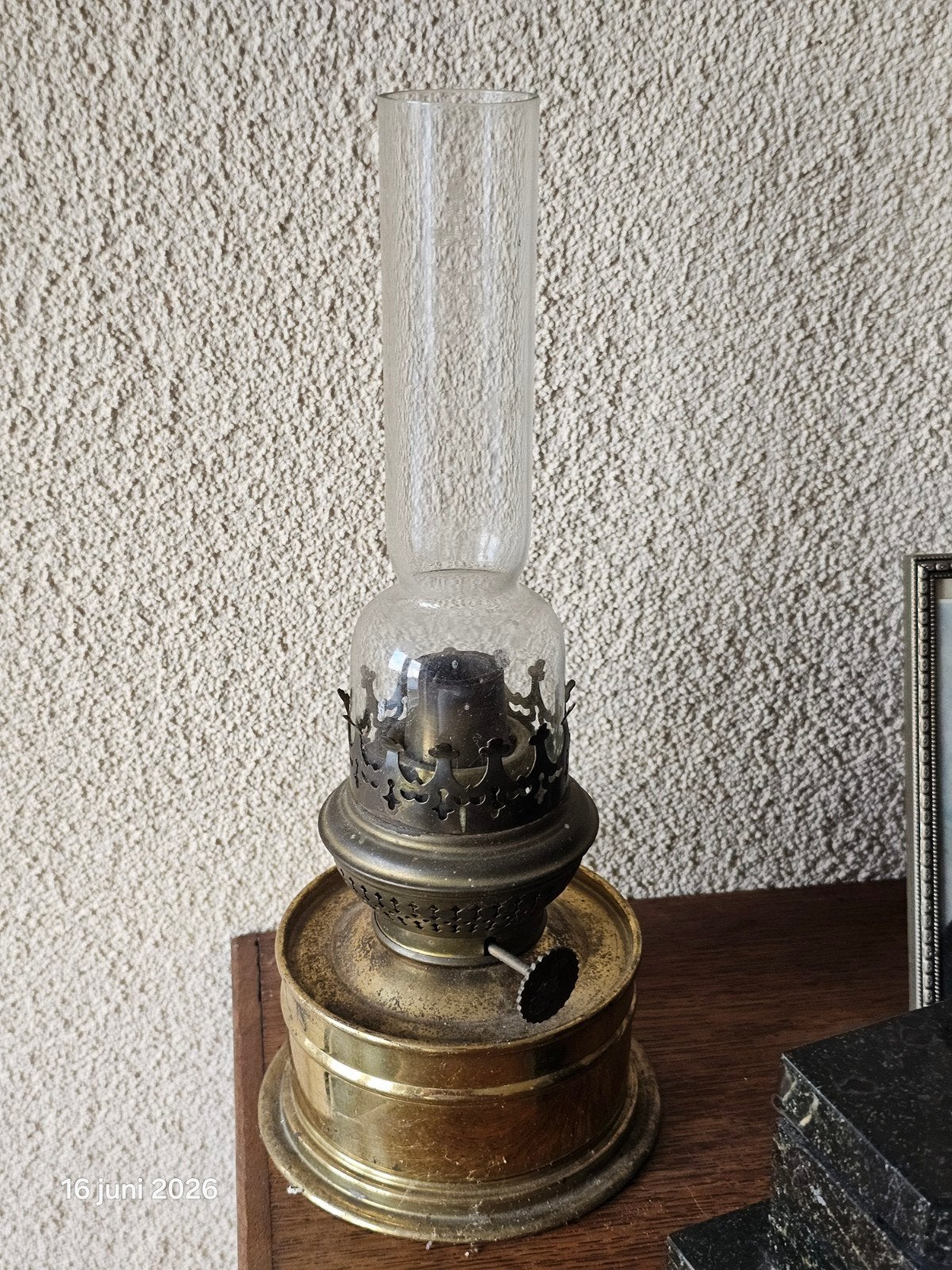 Petroleum lamp, werk perfect. Is van koper., Antiek en Kunst, Antiek | Lampen, Ophalen of Verzenden