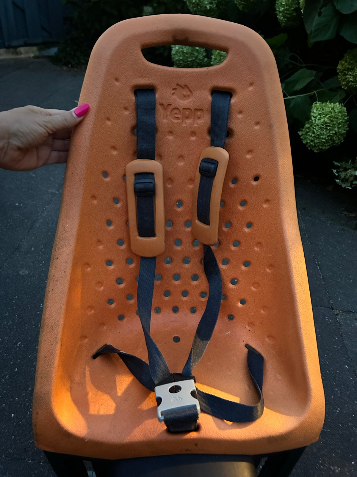 Yepp Achterzitje Oranje - Ideaal voor Elektrische Fiets, Ophalen, Achterzitje, 9 t/m 36 kg, Gebruikt