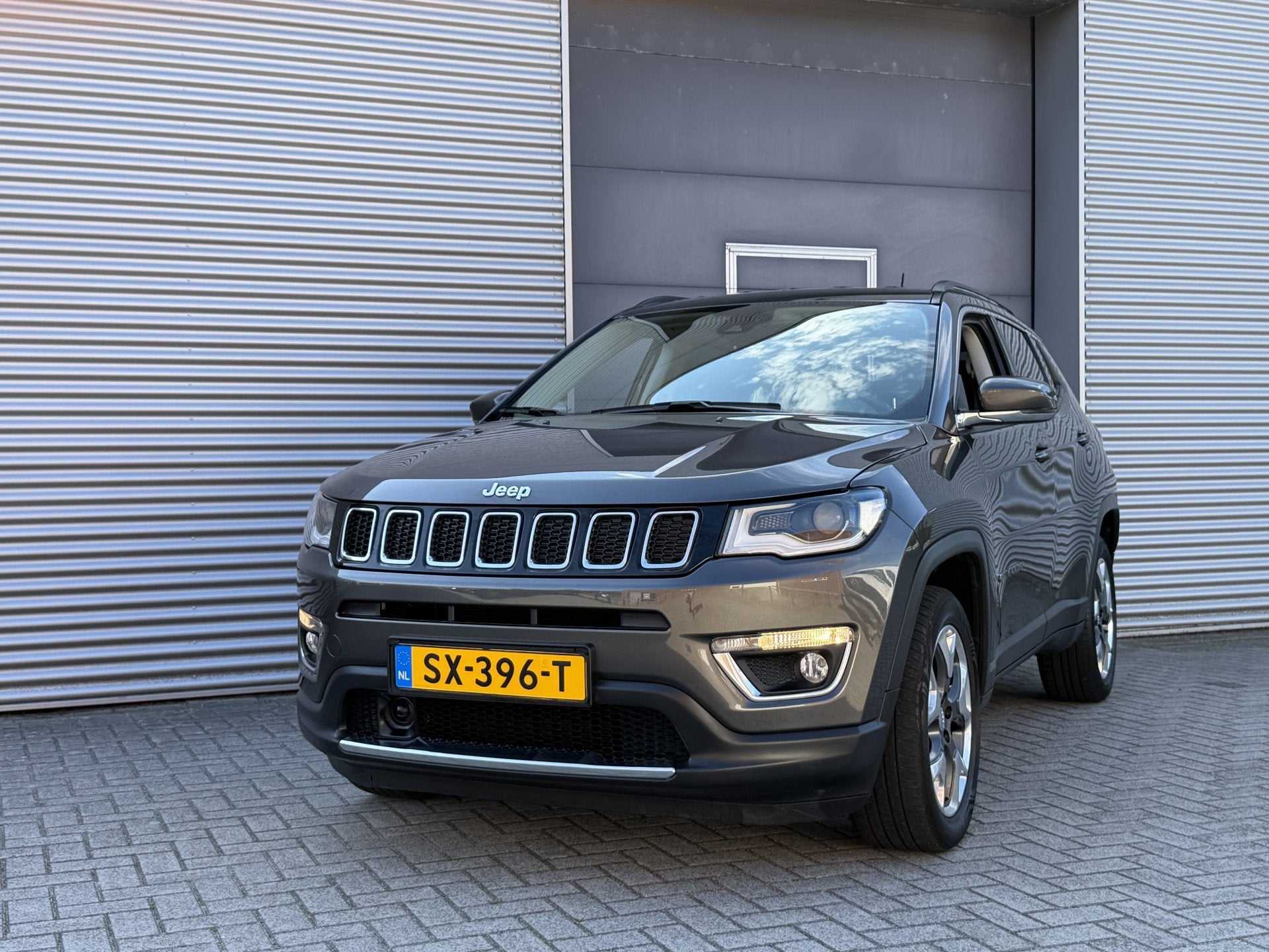 Jeep Compass 1.4 MultiAir Limited 4x4 I Aut. I Carplay I Nav, Auto's, Automaat, Dealer onderhouden, 450 kg, Gebruikt