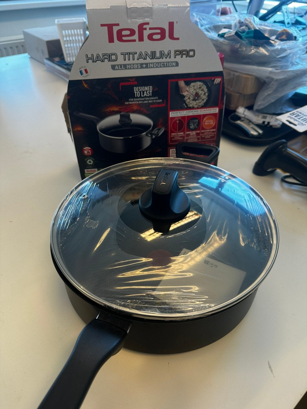 Tefal Hapjespan 28 cm - nieuw, Huis en Inrichting, Keuken | Potten en Pannen, Ophalen of Verzenden, Zo goed als nieuw, Koekenpan of Braadpan