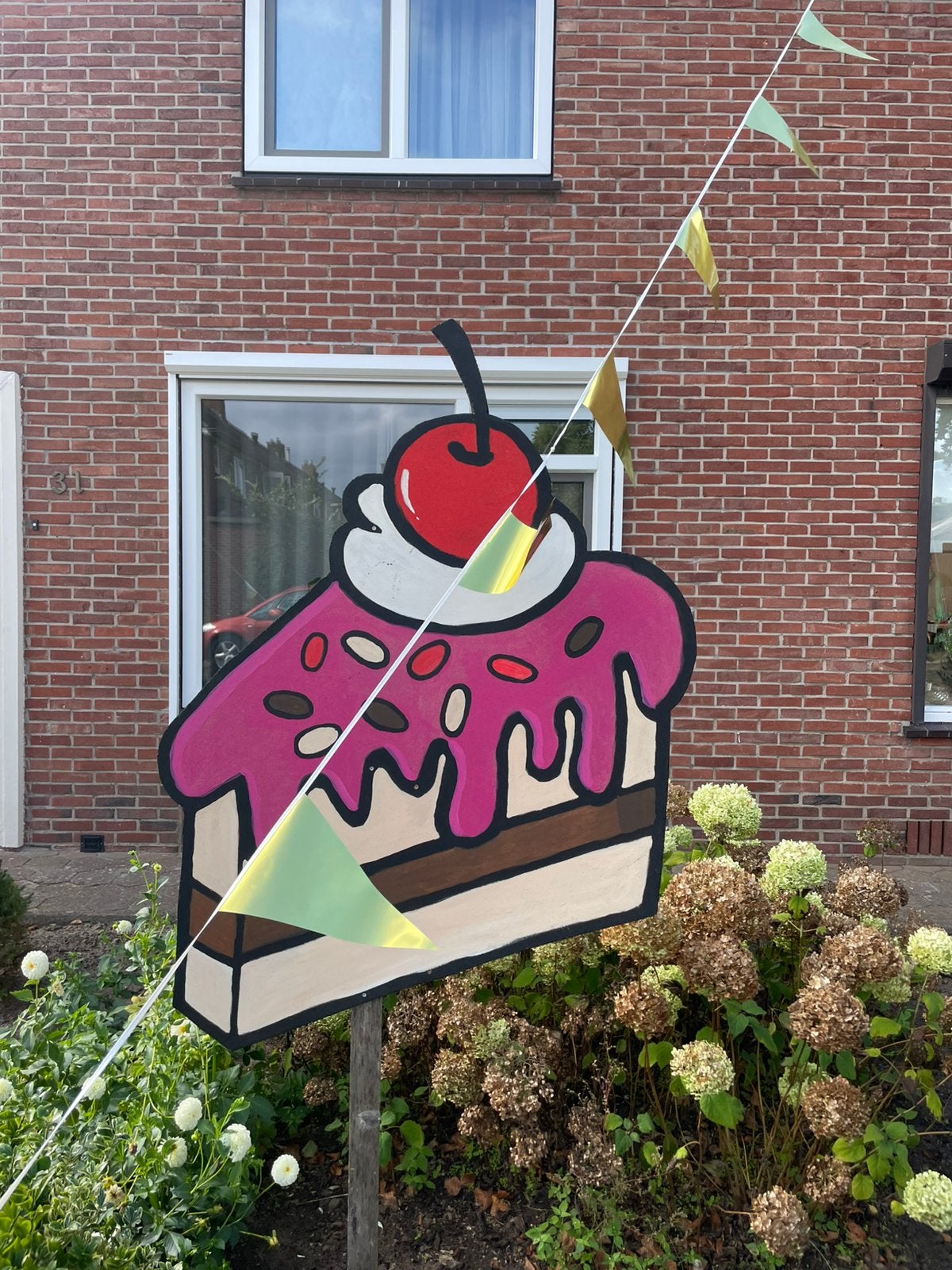 Straatversiering, Ophalen, Zo goed als nieuw