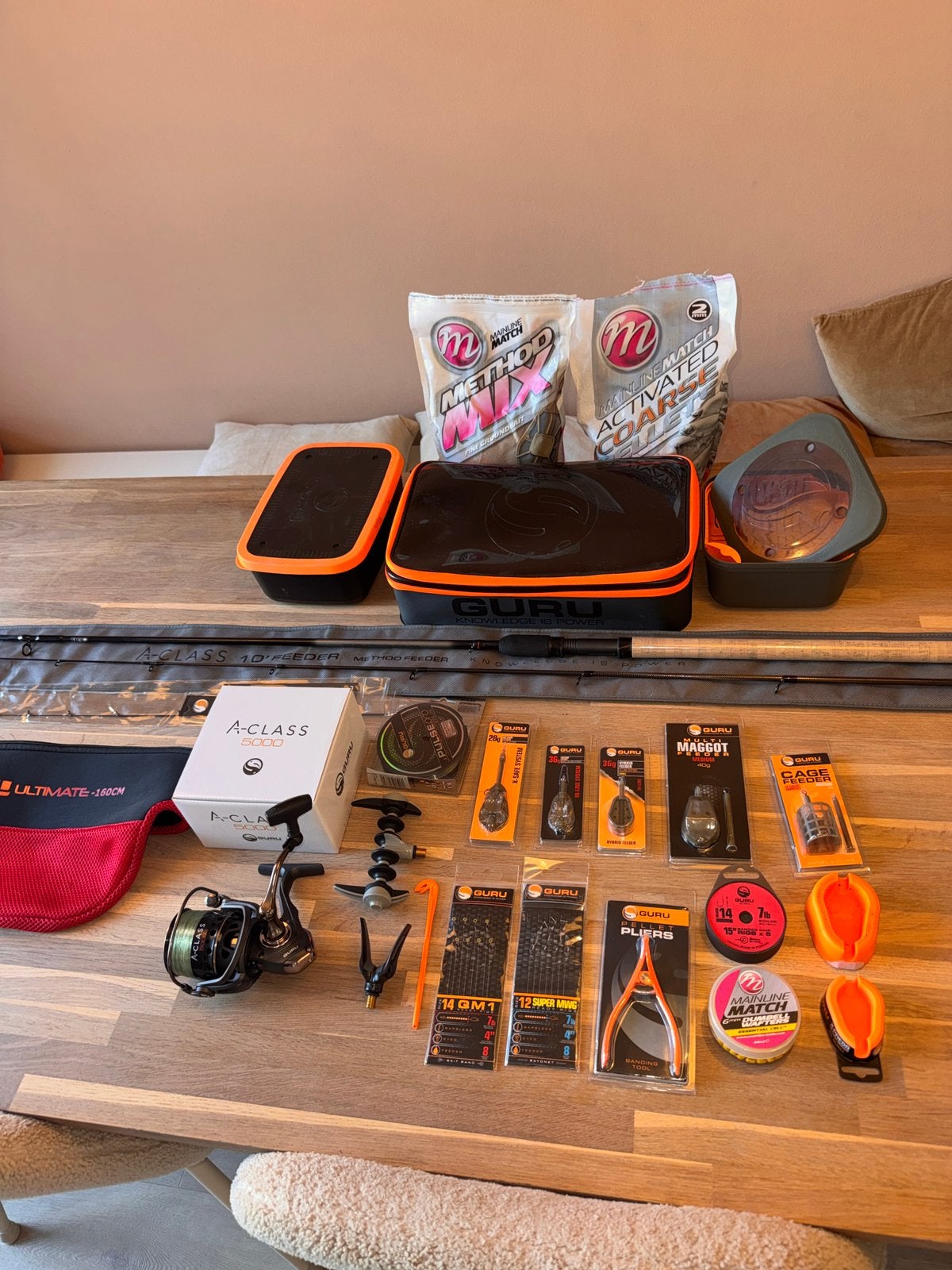 Guru A-class 10 ft method feeder - Complete set! NIEUWSTAAT, Watersport en Boten, Ophalen, Zo goed als nieuw