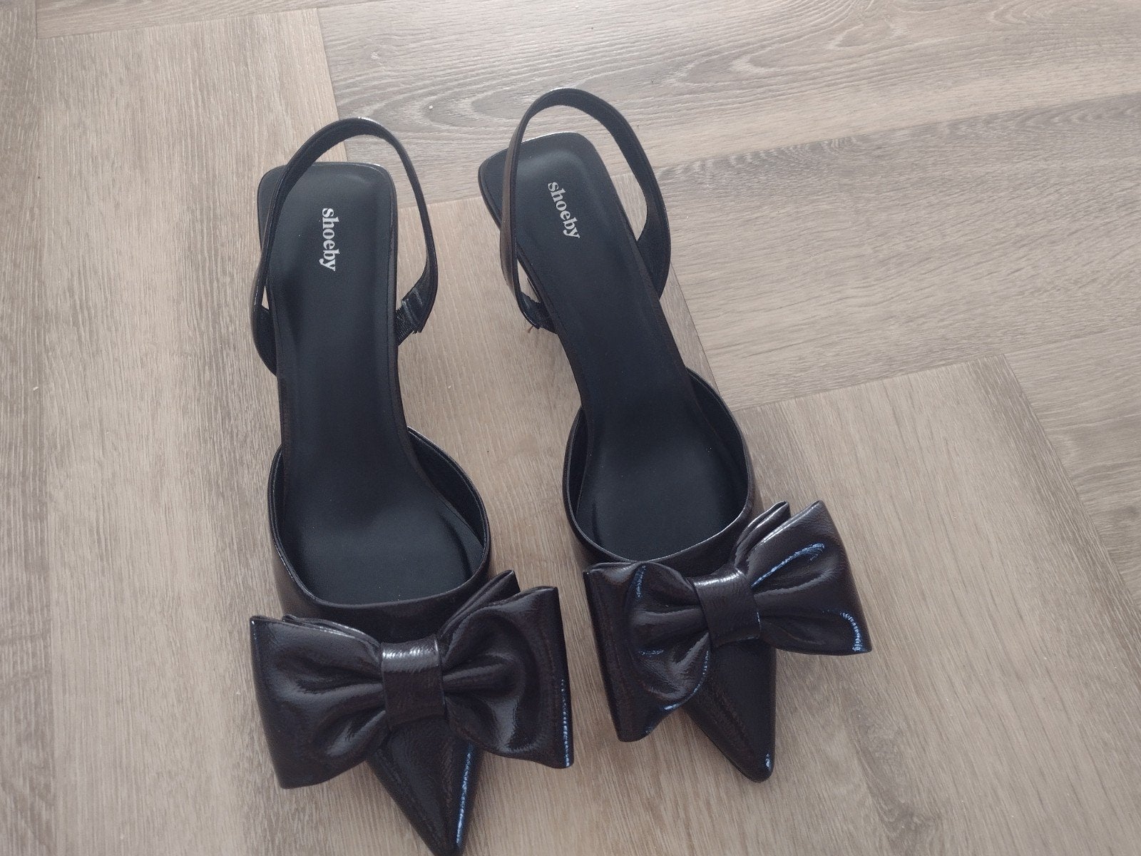 Zwarte Shoeby pumps met strik - Maat 40, Bruin, Ophalen of Verzenden, Zo goed als nieuw, Shoeby