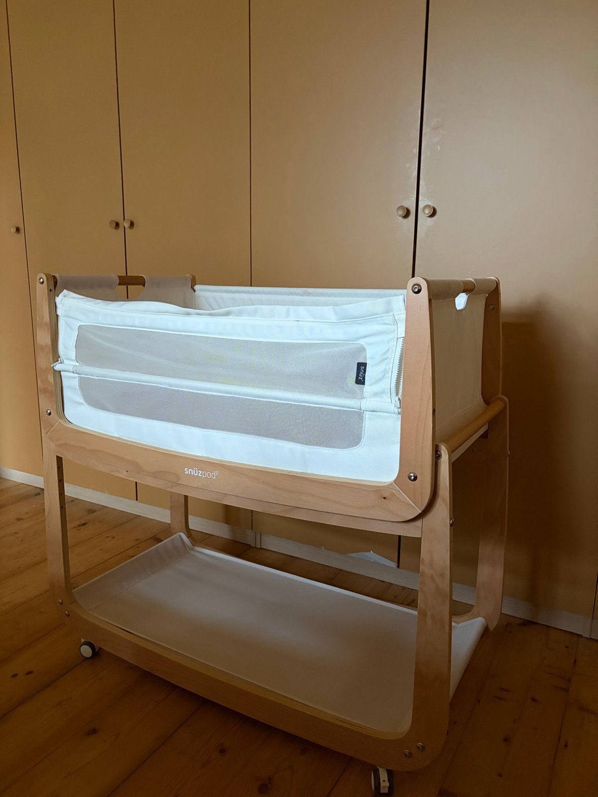 Snüzpod 5 co sleeper Bedside Crib - Zo goed als nieuw, Ophalen, Zo goed als nieuw, Wieg