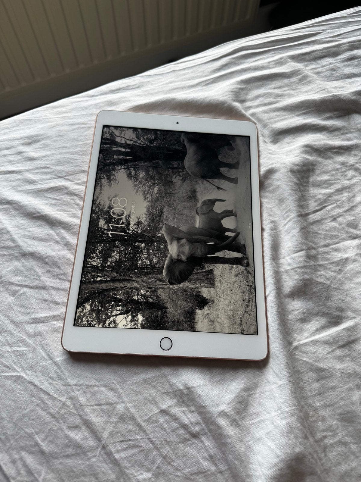 Apple iPad 7e generatie 128GB roseGoud met hoesje, 10 inch, Rose Goud, Apple iPad, Ophalen of Verzenden