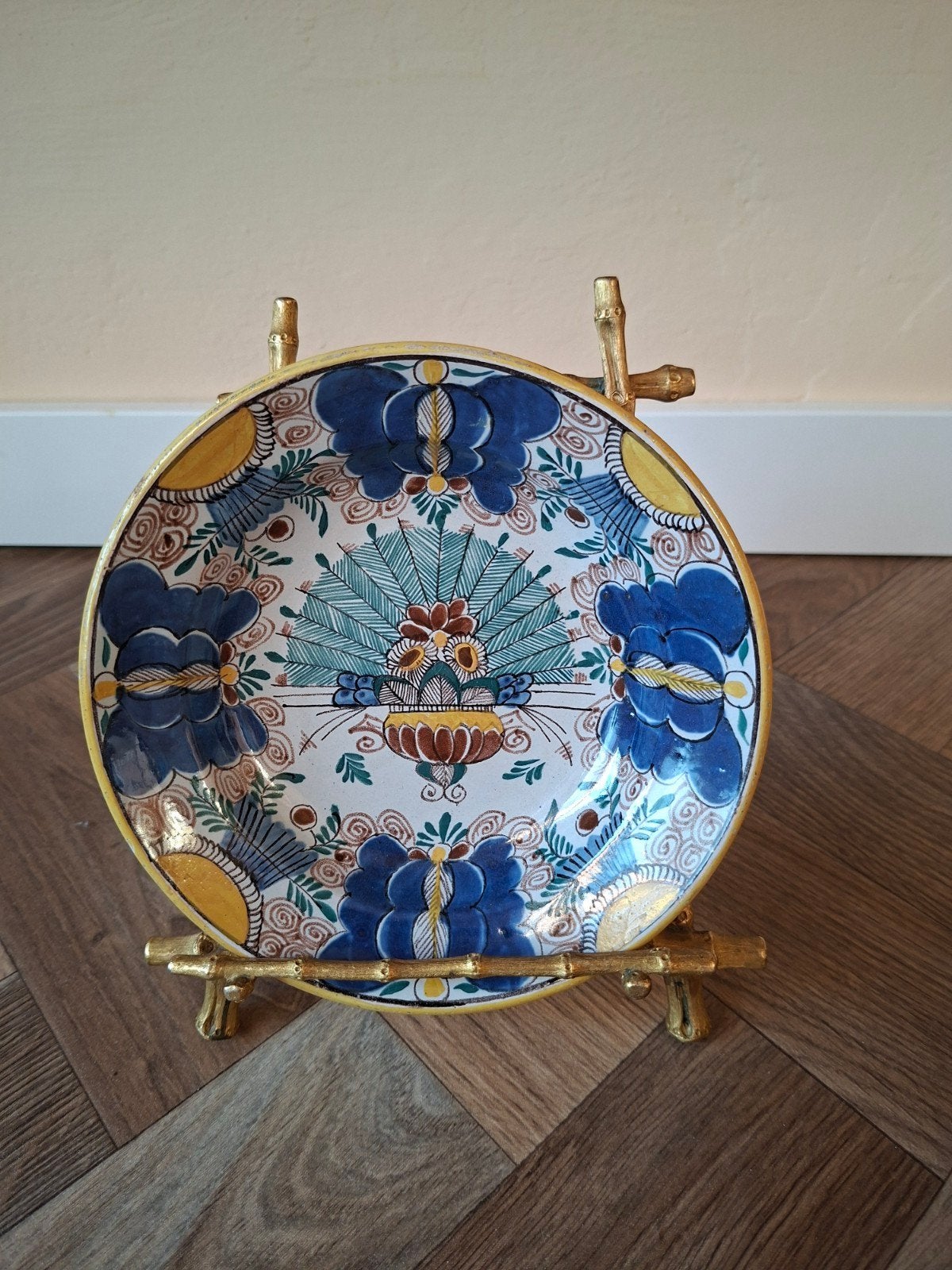 Makkum Pauwenbord 18 cm in goede staat, Antiek en Kunst, Antiek | Porselein, Ophalen of Verzenden