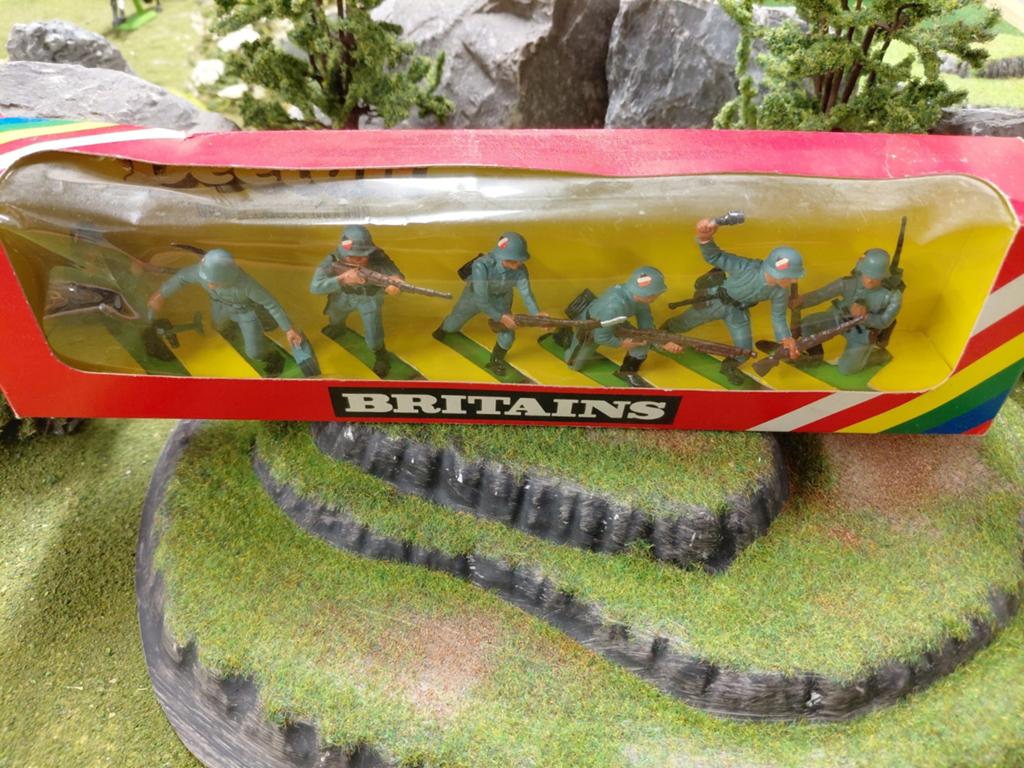 Britains Deetail figuren WW2 Duitse infanterie, Hobby en Vrije tijd, Modelbouw | Figuren en Diorama's, Ophalen of Verzenden, 1:50 of kleiner