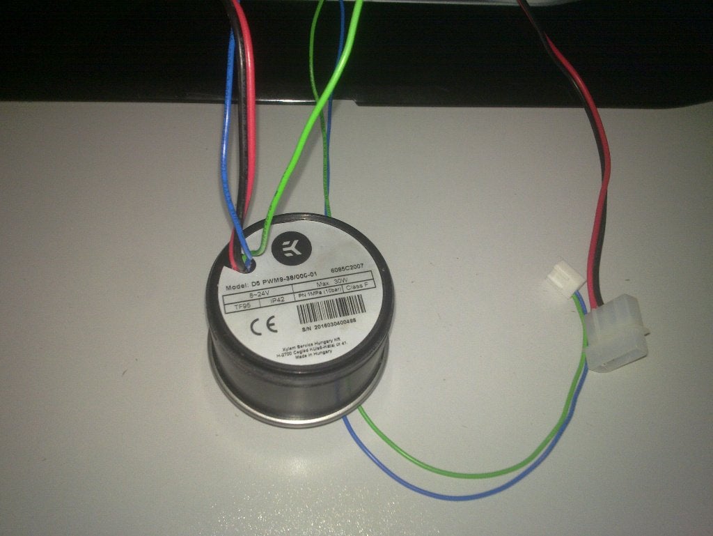 EK D5 waterkoeling pomp, Ophalen, Zo goed als nieuw, Waterkoeling