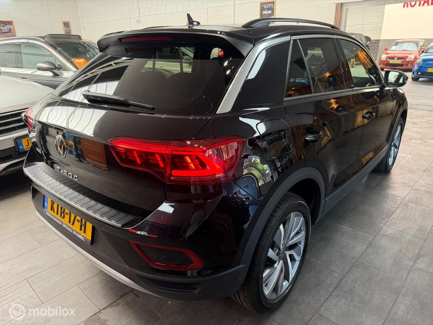 Volkswagen T-Roc 1.5 TSI MOVE Edition|Camera|Carplay|IQ Ligh, Auto's, Volkswagen, 4 cilinders, 150 pk, Zwart, Bedrijf