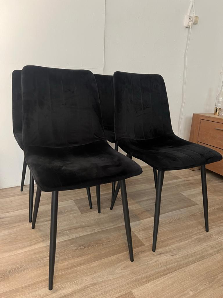 Set van 4 zwarte velours eetkamerstoelen, Huis en Inrichting, Ophalen, Zwart, Zo goed als nieuw, Vier