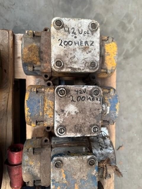 2197. Partij trilmotoren / motoren / trilmotor, Ophalen, Gebruikt, Elektromotor, 1800 rpm of meer