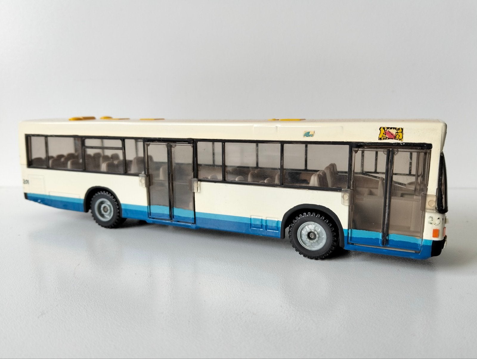 Modelbus in Utrechtse kleuren, Ophalen of Verzenden, Gebruikt, Bus of Vrachtwagen, SIKU