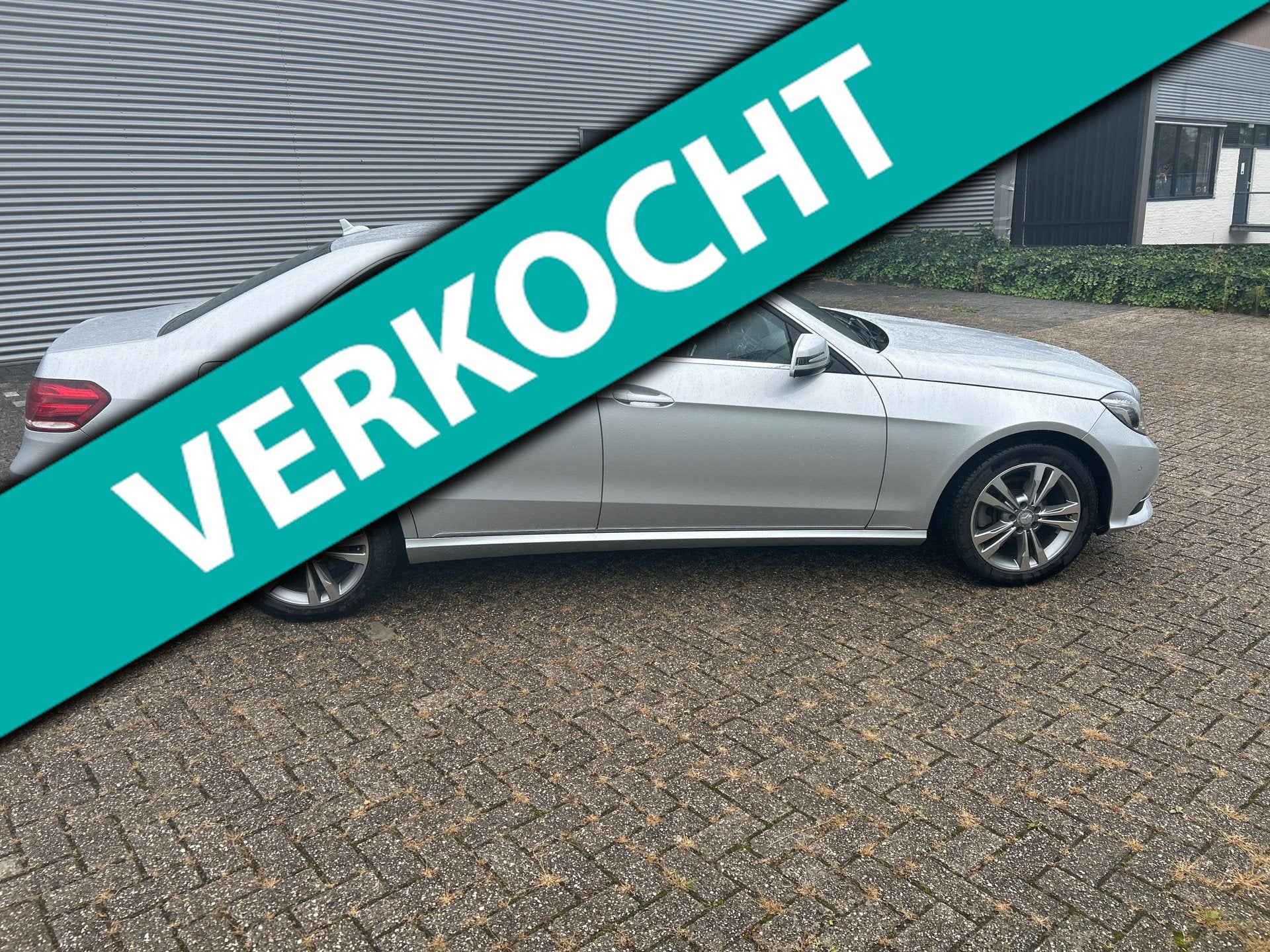 Mercedes-Benz E-klasse 200 Ambition Avantgarde Als nieuw, Auto's, Dealer onderhouden, Achterwielaandrijving, Gebruikt, 4 cilinders