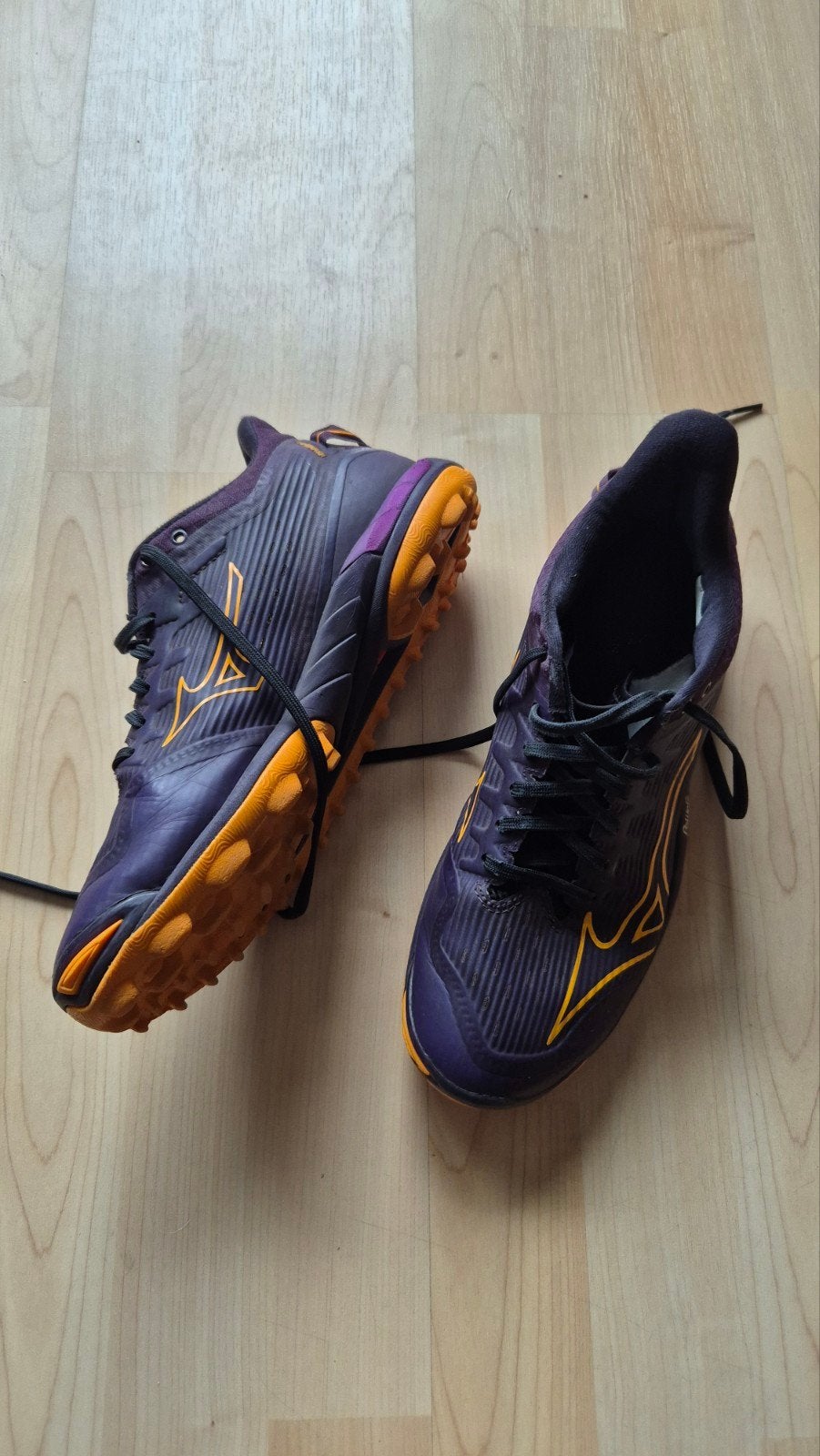 Mizuno hockey/korfbal schoenen maat 40,5- Paars/Oranje, Sport en Fitness, Korfbal, Ophalen of Verzenden, Gebruikt, Schoenen