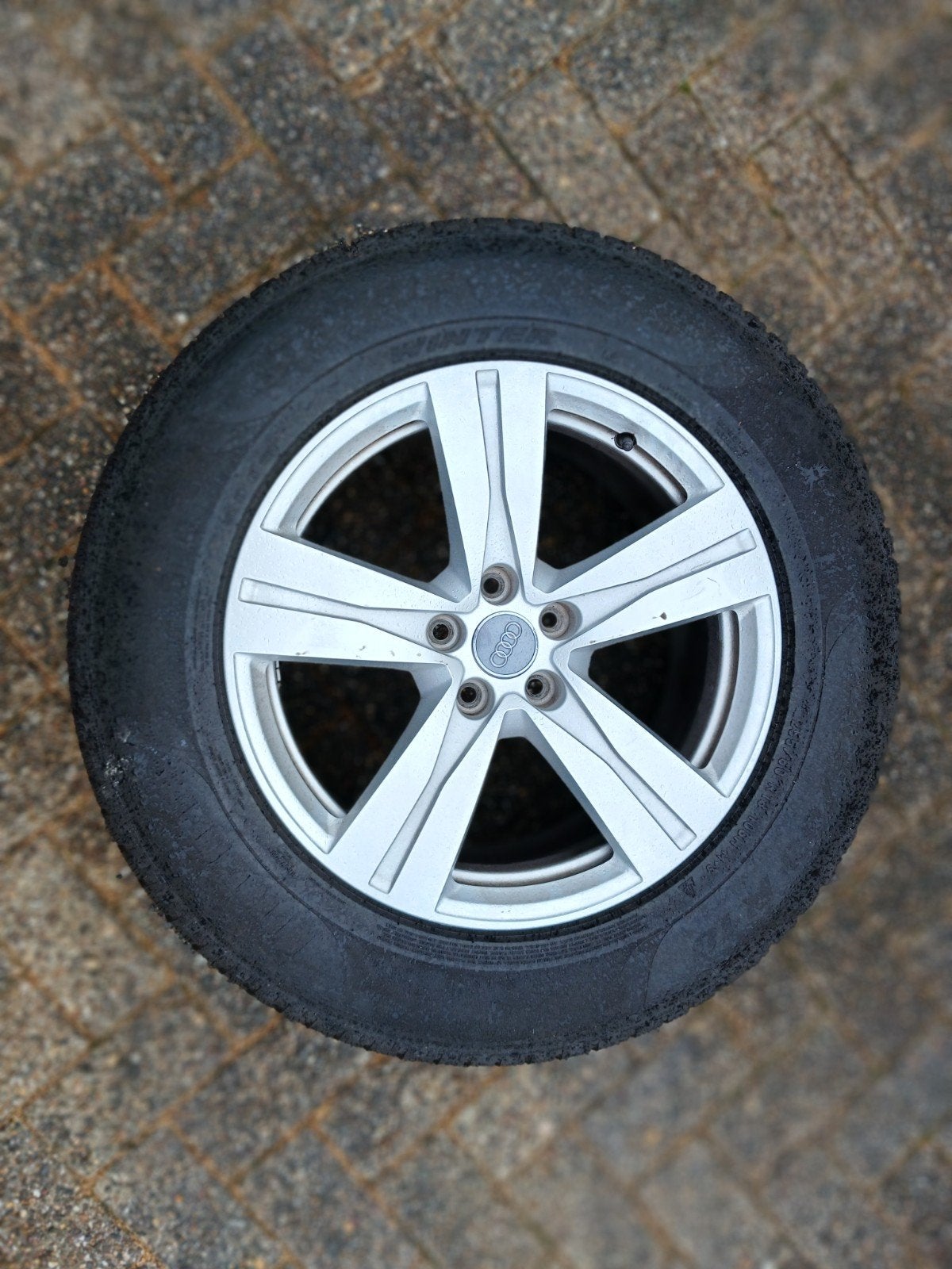 Velgen voor Audi Q2 met Pirelli winterbanden, Ophalen, 18 inch, 255 mm, Velg(en)