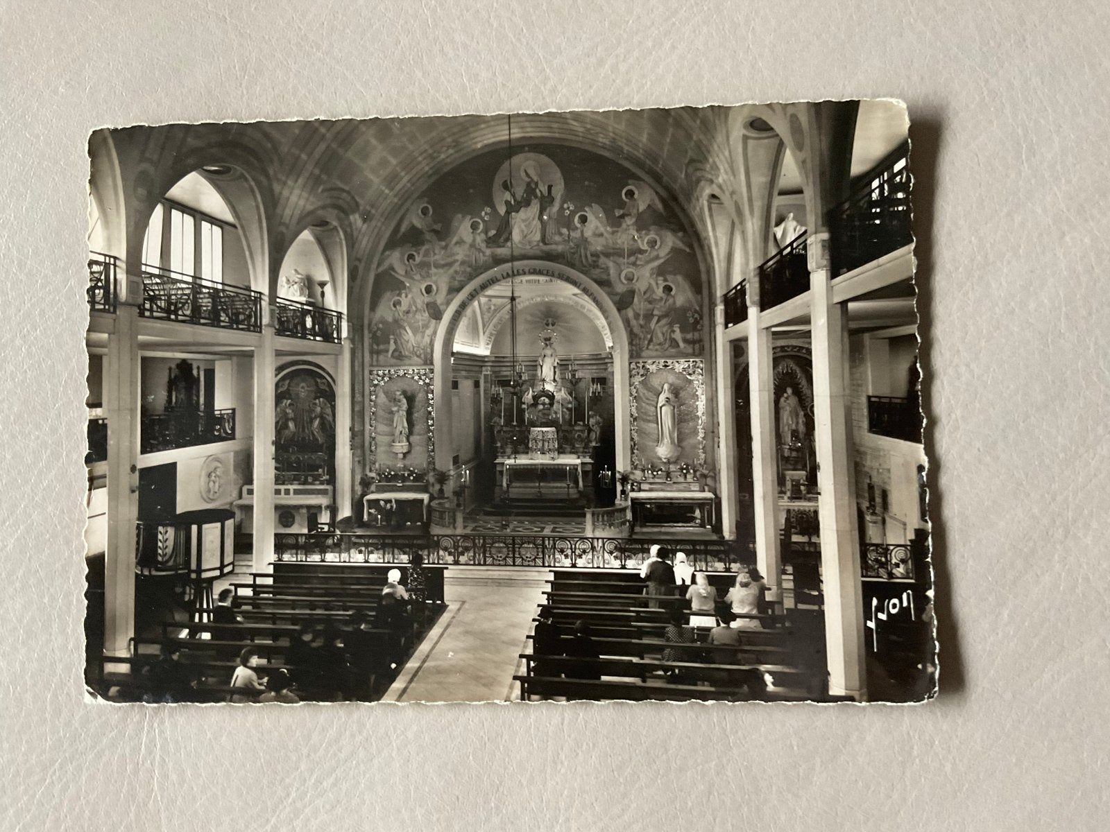 Oude Ansichtkaart - Chapelle de la Médaille Miraculeuse, Ophalen of Verzenden, 1940 tot 1960, Gelopen, Frankrijk