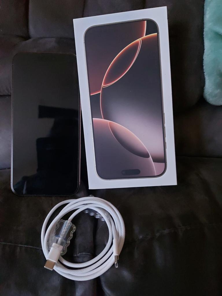 Iphone 16 PRO MAX 256GB. NATURAL TITANIUM., IPhone 16 Pro Max, Zo goed als nieuw, Zonder simlock, Zonder abonnement