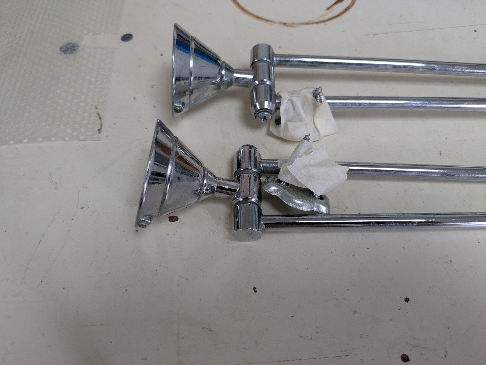 Set van 2 chromen handdoekhaken - 41 cm met schroeven, Ophalen, Gebruikt