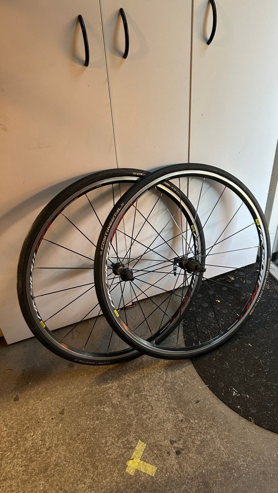 Velgrem wielset met banden Mavic Aksium 700c, Fietsen en Brommers, Zo goed als nieuw, Aluminium, Racefiets, Ophalen