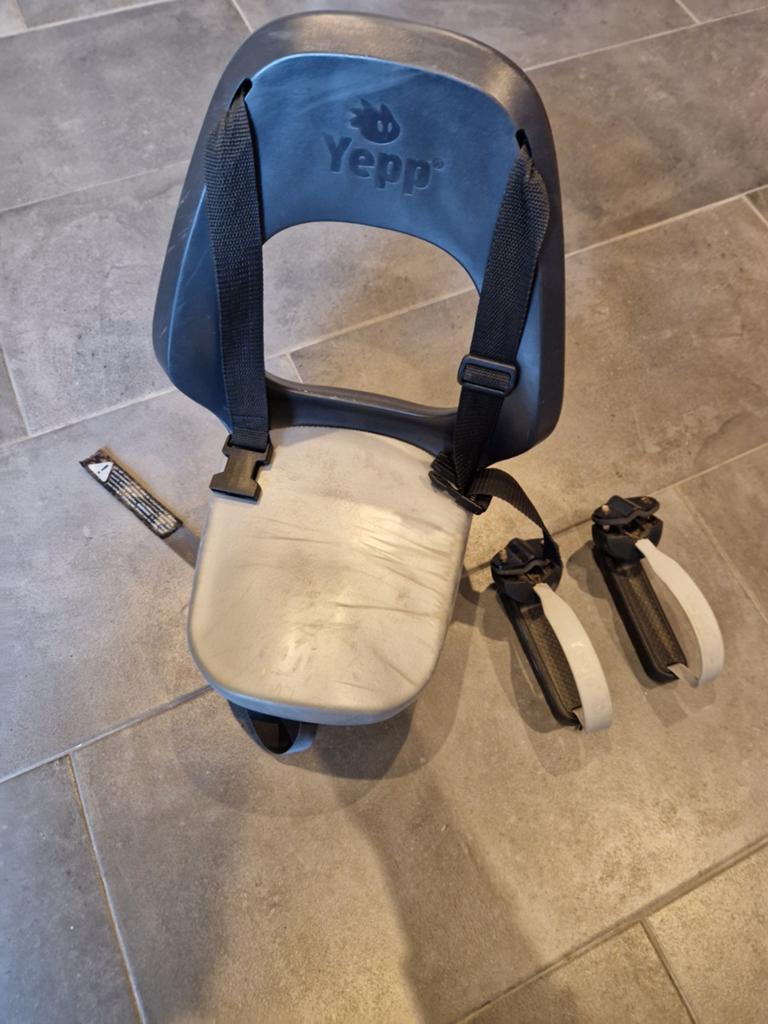 Yepp Junior Kinderzitje - Achterzitje met Voetsteuntjes, Fietsen en Brommers, Fietsaccessoires | Fietsstoeltjes, Achterzitje, Yepp