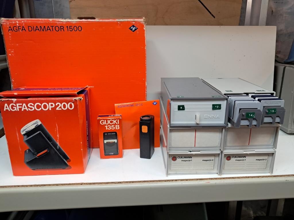 Agfa Diamator 1500 diaprojector met accessoires, Ophalen, Gebruikt, Met scherm