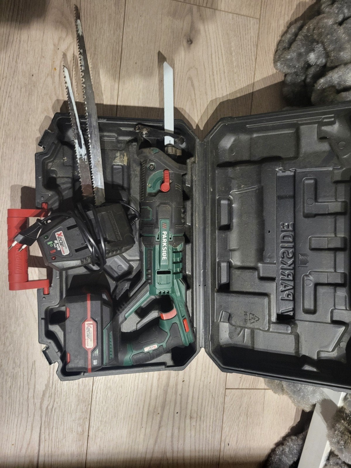 Parkside Reciprozaag met accu en lader, Doe-het-zelf en Verbouw, Gereedschap | Zaagmachines, Ophalen, Gebruikt, 70 mm of meer