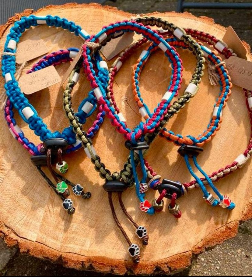 Natuurlijke anti- vlooien en teken halsband hond, Ophalen of Verzenden, Nieuw, Overige hondenkleding