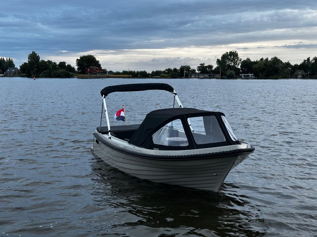 Maassloep 590, Watersport en Boten, Sloepen, Nieuw, Overige typen, Maassloep, Bilgepomp, Biminitop, Buiskap, Elektrische start