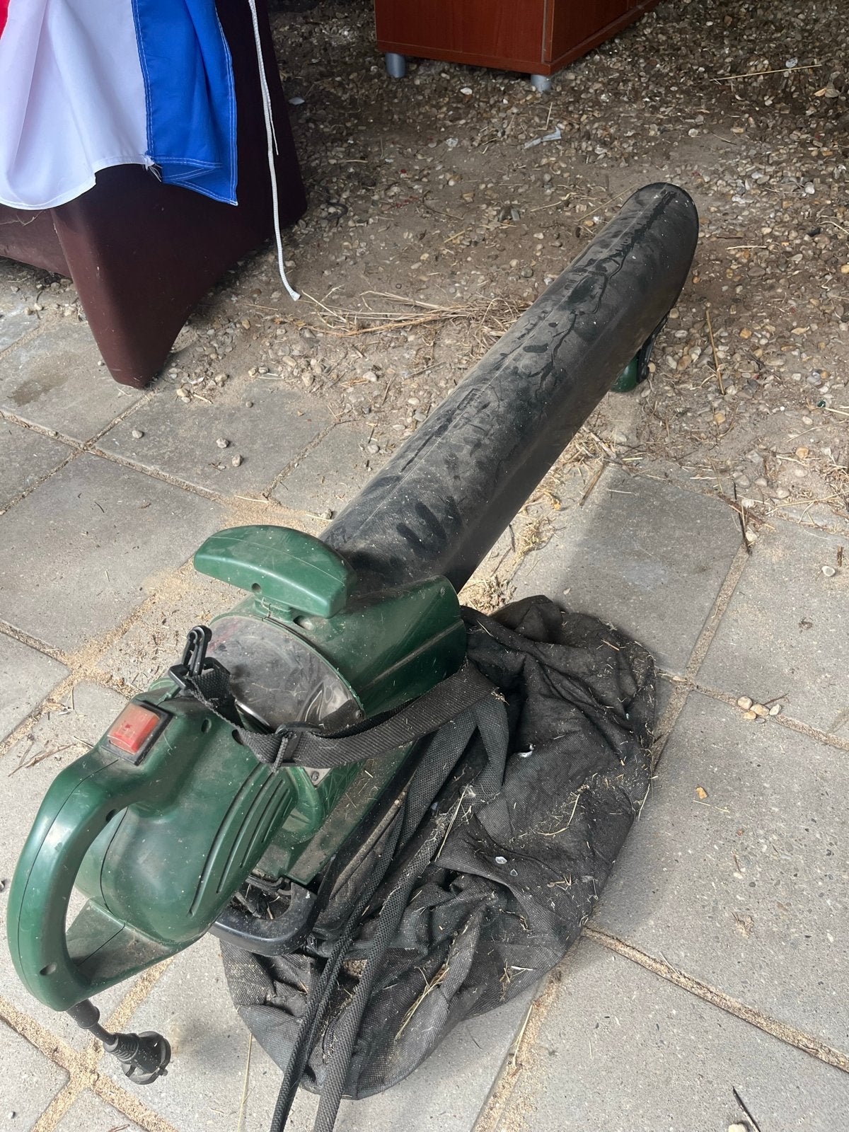 Bladblazer met zuigfunctie en opvangzak, Tuin en Terras, Ophalen, Gebruikt, Handgedragen, Met opvangzak